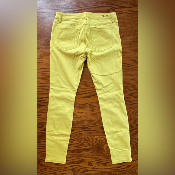 CABi #5084 citron yellow skinny jeans, size 6 - Picture 3 of 6